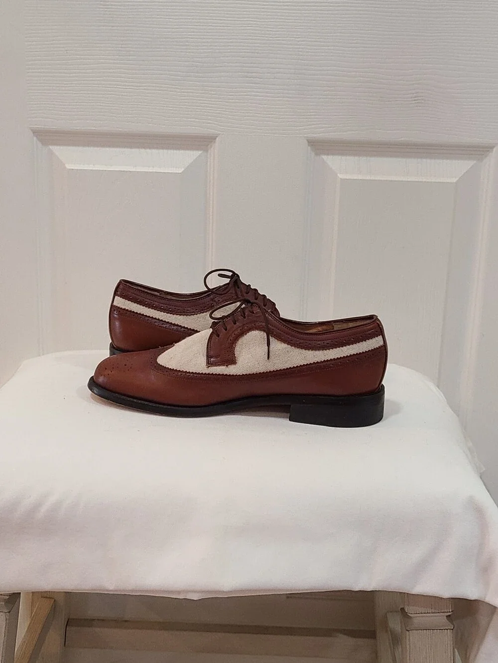Leather Classics Men's Two-Tone Brown and Cream Wingtip Oxfords Vintage - Picture 11 of 16